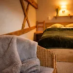 Apartament Dom na Przedgórzu-Apartamenty z widokiem na Góry Izerskie *