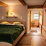 Apartament Dom na Przedgórzu-Apartamenty z widokiem na Góry Izerskie
