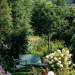 Apartament Dom na Przedgórzu-Apartamenty z widokiem na Góry Izerskie *
