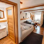 Apartment Dom Na Przedgorzu-Spokojny Pobyt Blisko Gorskich Tras *