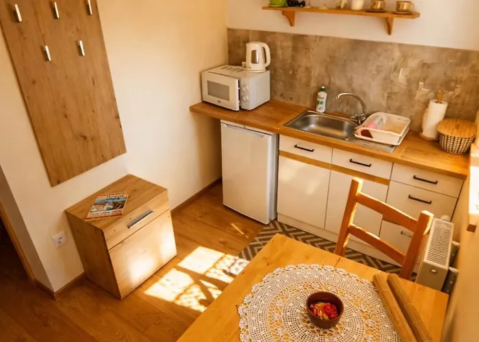 Dom Na Przedgorzu-apartamenty Z Widokiem Na Gory Izerskie 아파트